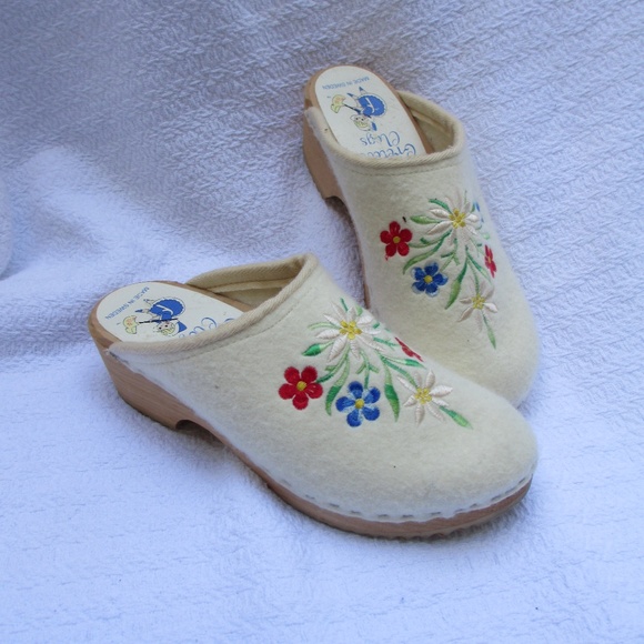 Vintage Shoes - Gretel's Clogs Sweden Felted Embroidered Wooden